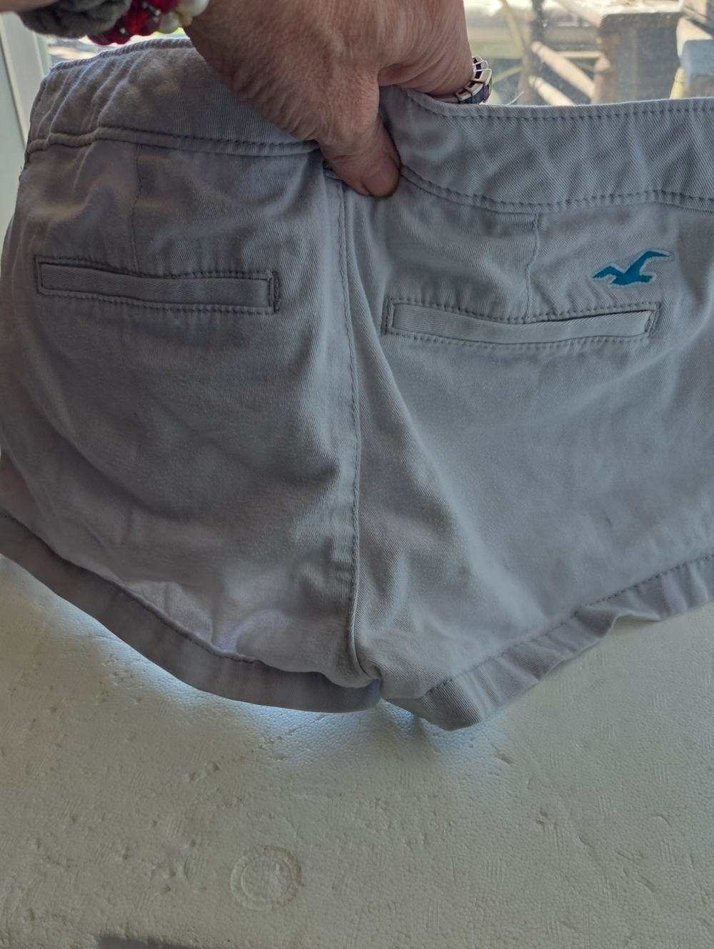 Hollister Light White Women’s Shorts with Teal Logo Size 1  Wasit 25 Y2k